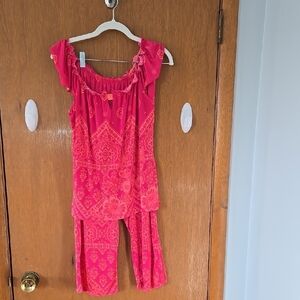 Linea Donatella Brand, Bohemian Pink Two-Piece Set Pajamas Size Small.